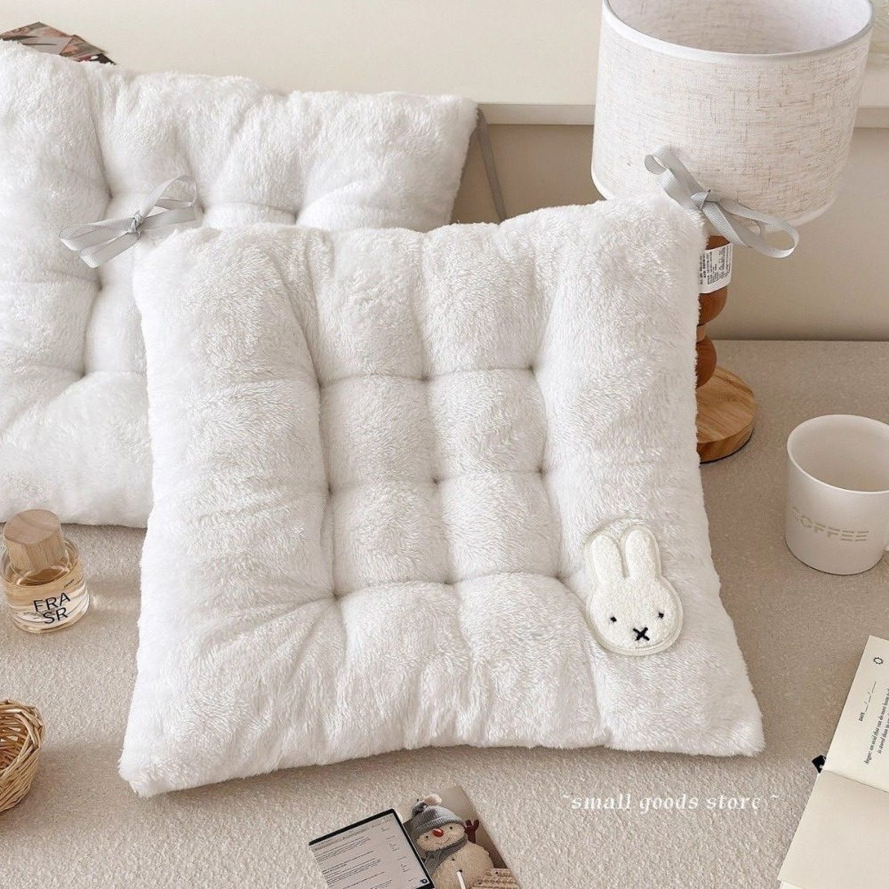Coussin de siège épaissi Miffy - Desk Setup Carpet avis et prix