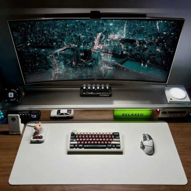 Support de moniteur en alumini - Desk Setup Monitor And Laptop avis et prix