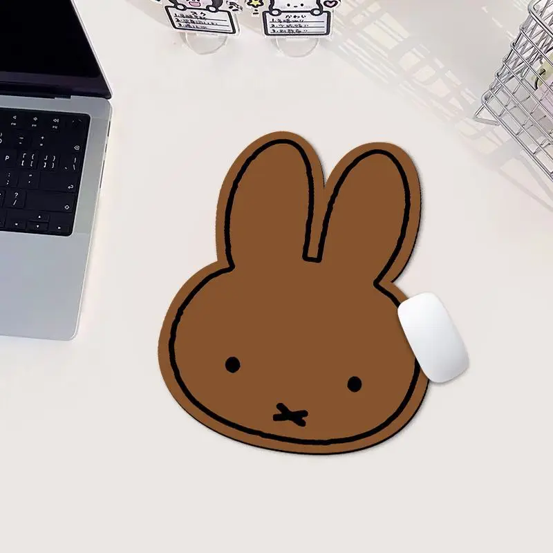 Tapis de souris en forme de la - Desk Setup Carpet avis et prix